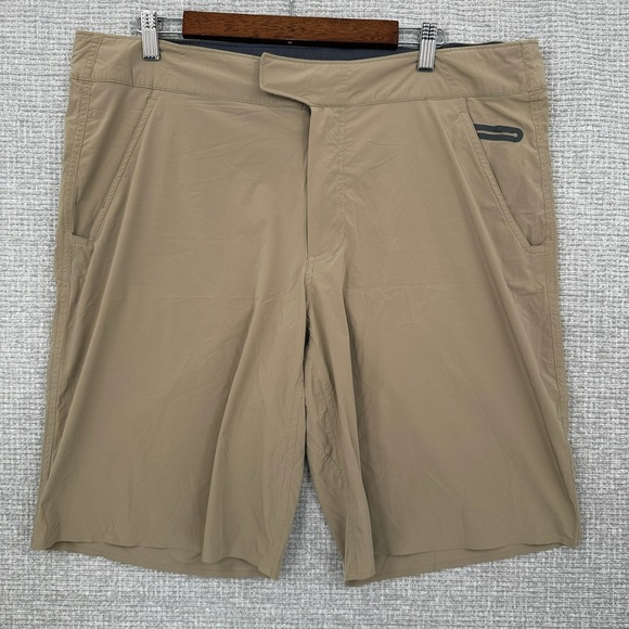 Lululemon Men's Hybrid Shorts Stretch Athletic Sz 36 Chino Preppy Golf Tan‎ 11" - Picture 1 of 11